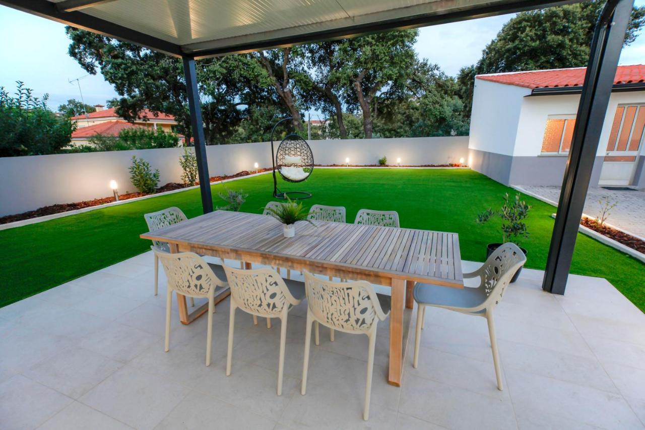 Modern Apartment With Garden Fátima Kültér fotó